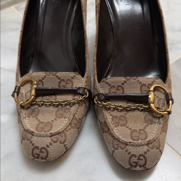 Gucci Beige Monogram Loafers with Gold Accent - Picture 2 of 7